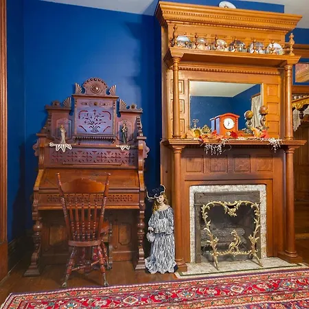 Montgomery Mansion B&B-3
